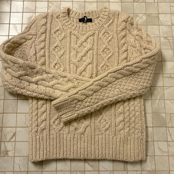 Banana Republic Sweaters - Banana Republic Cableneck Sweater